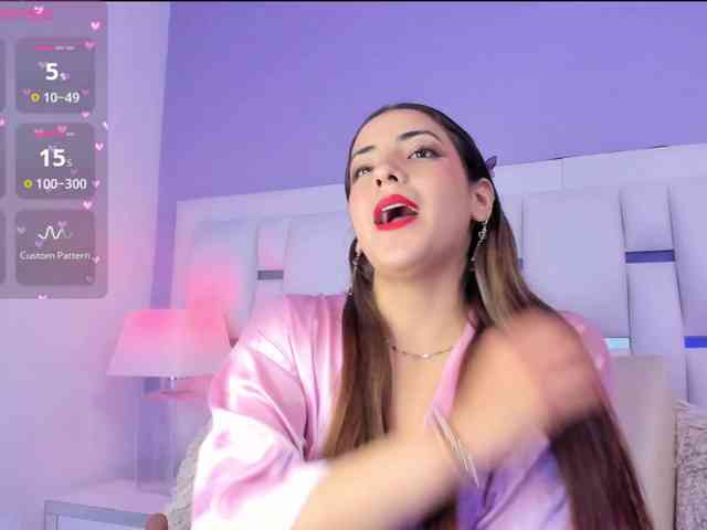 BellaSaint webcam