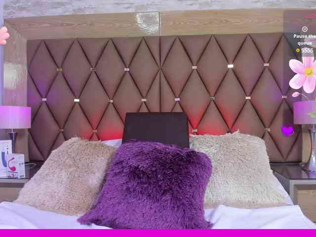 BellaSaint webcam