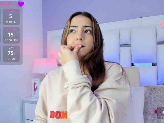 BellaSaint webcam