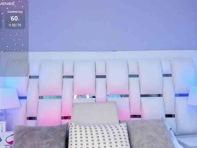 BellaSaint webcam
