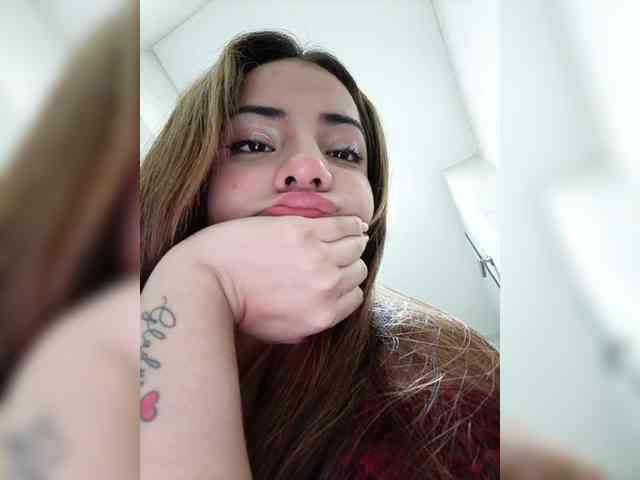BellaSaint webcam