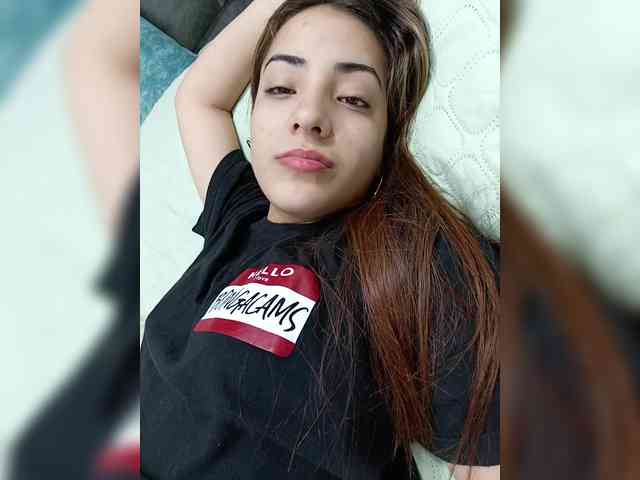 BellaSaint webcam
