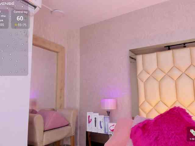 BellaSaint webcam