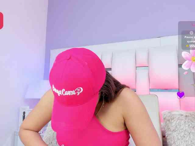BellaSaint webcam