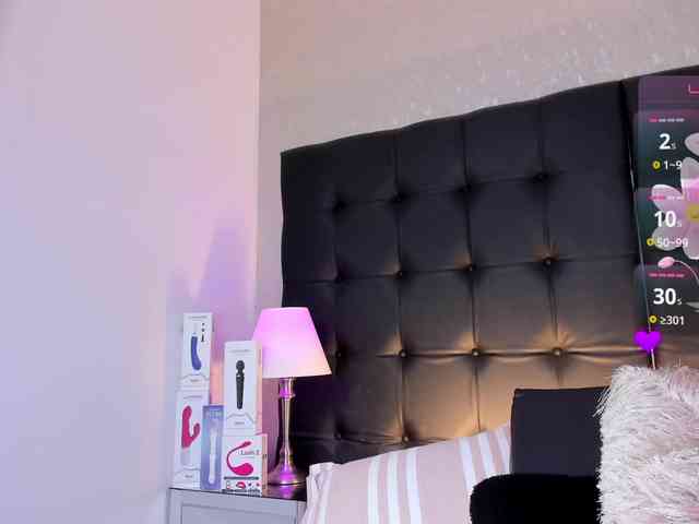 BellaSaint webcam