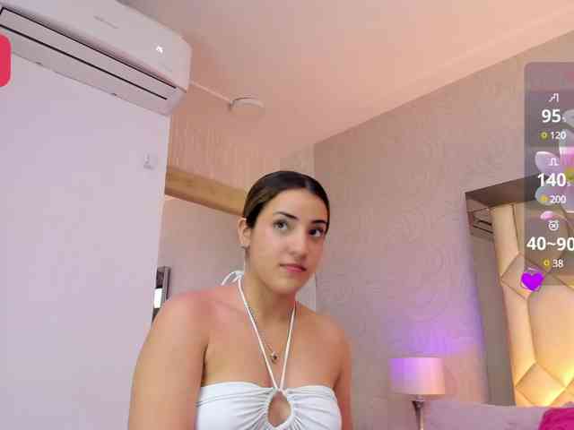 BellaSaint webcam