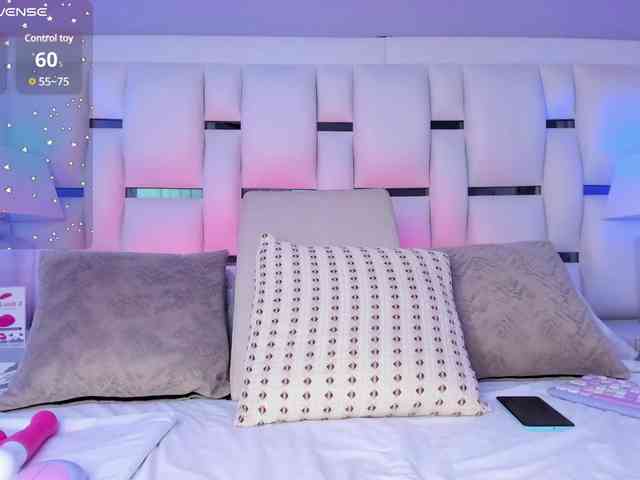 BellaSaint webcam