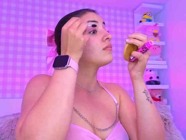 BellaSaint Live Webcam on BongaCams