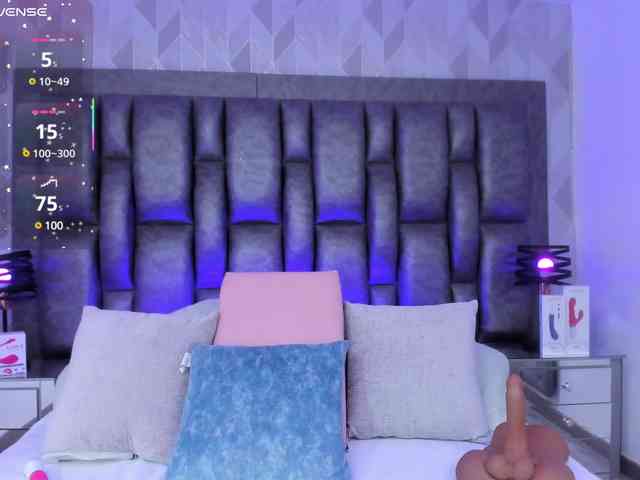 BellaSaint webcam