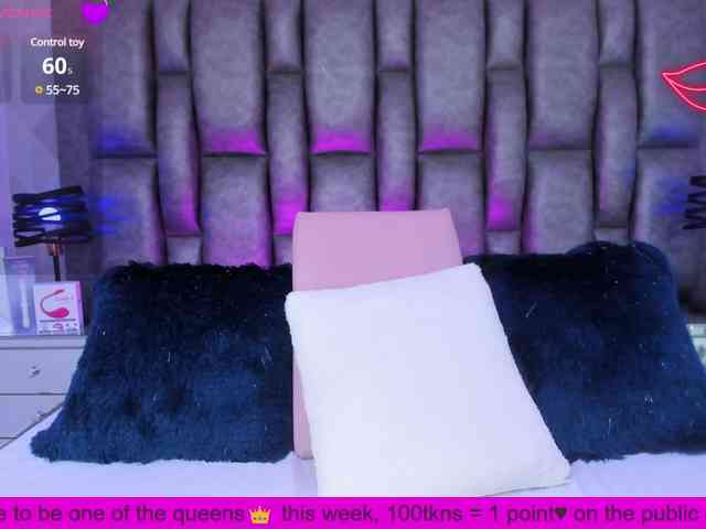 BellaSaint webcam