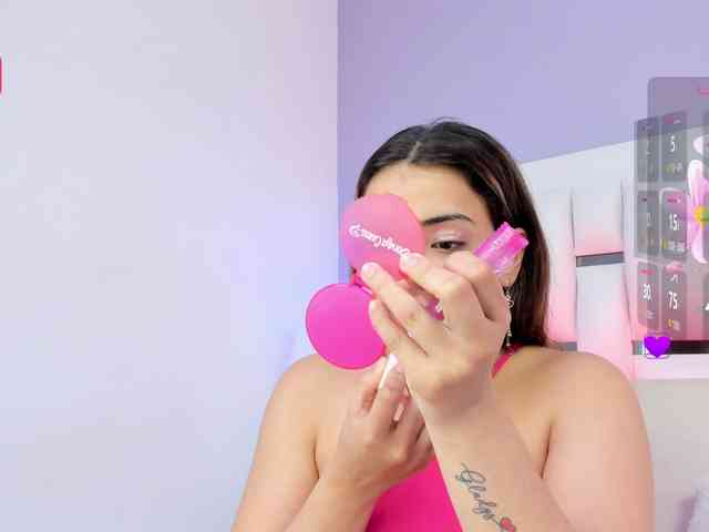 BellaSaint webcam