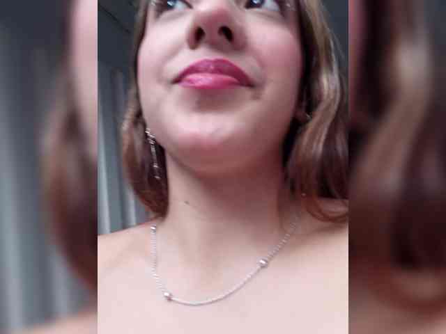 BellaSaint webcam