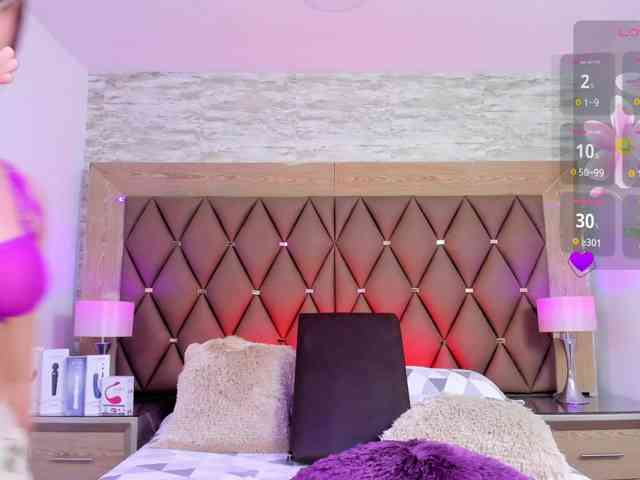 BellaSaint webcam
