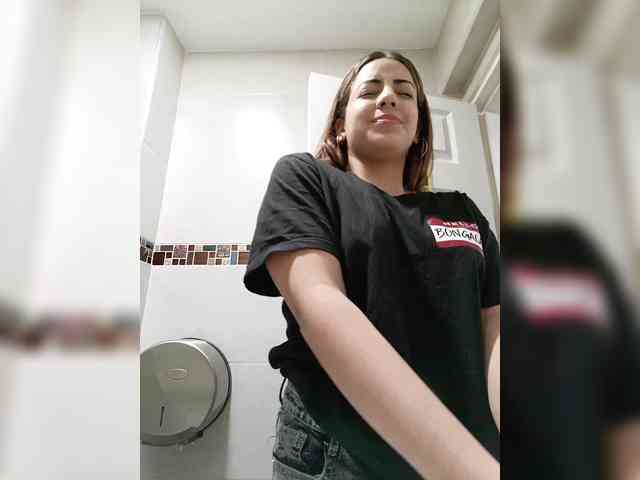 BellaSaint webcam