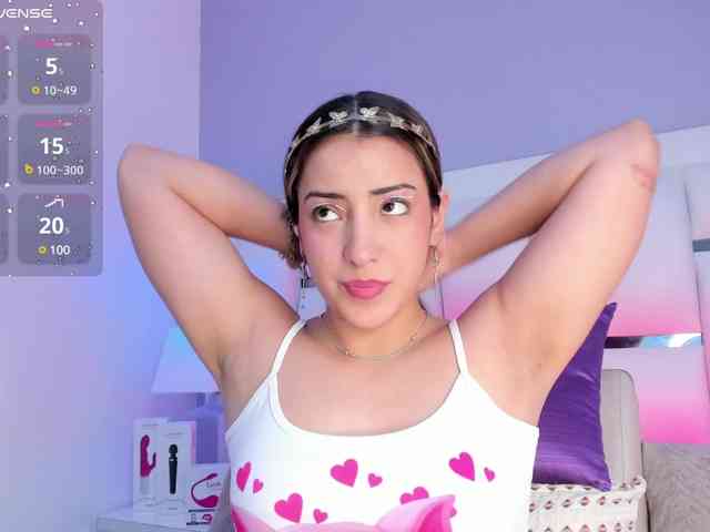 BellaSaint webcam