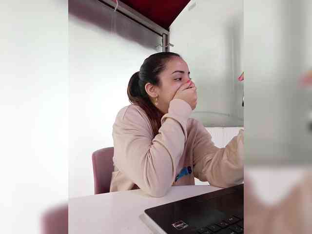 free sex cam chat BellaSaint