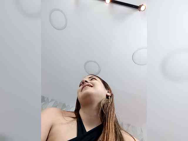 BellaSaint webcam