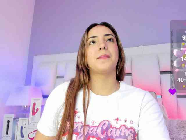 BellaSaint webcam