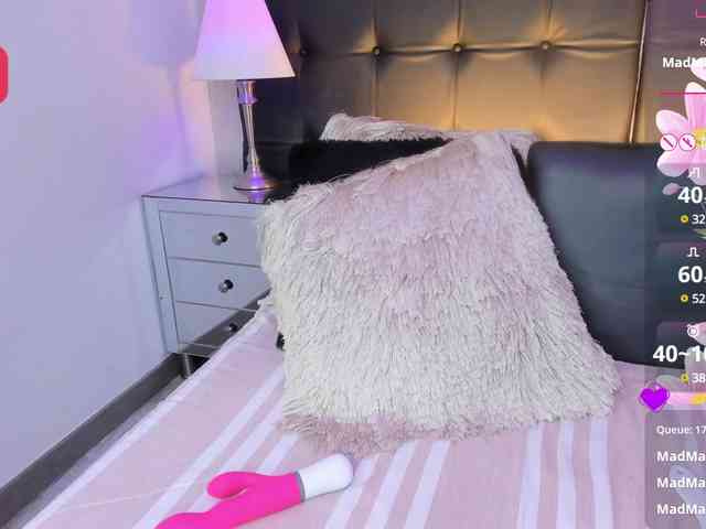 BellaSaint webcam