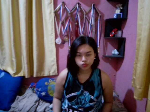 sweetiepiee's BongaCams show and profile