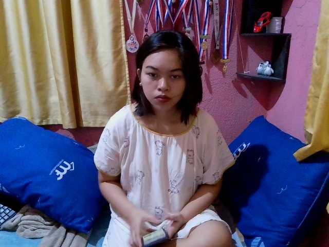 sweetiepiee's BongaCams show and profile