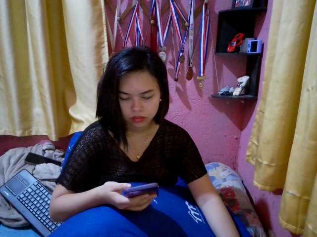 sweetiepiee's BongaCams show and profile