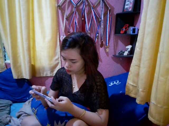 sweetiepiee's BongaCams show and profile