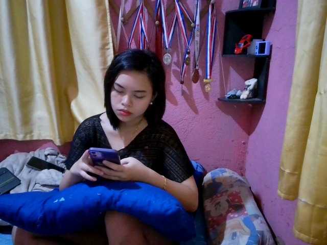 sweetiepiee's BongaCams show and profile