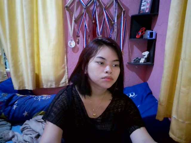 sweetiepiee's BongaCams show and profile