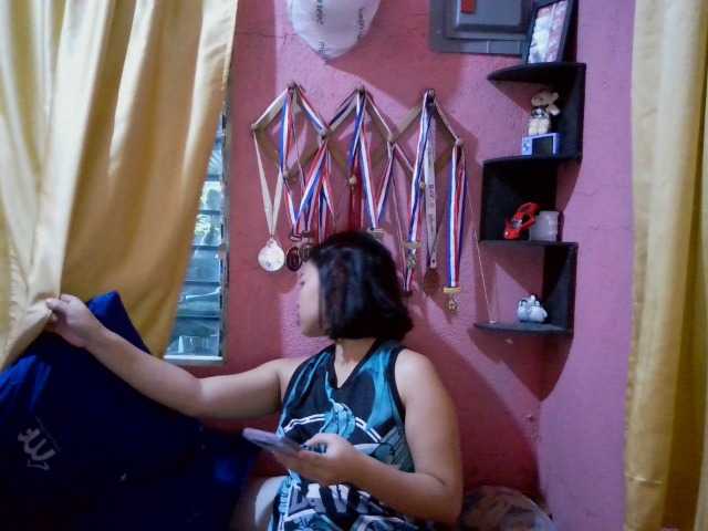 sweetiepiee's BongaCams show and profile