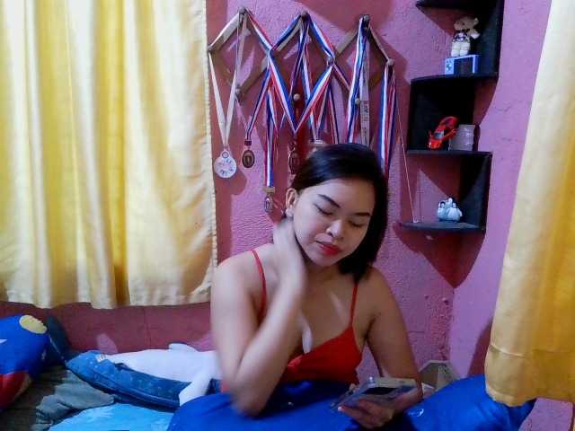 sweetiepiee's BongaCams show and profile