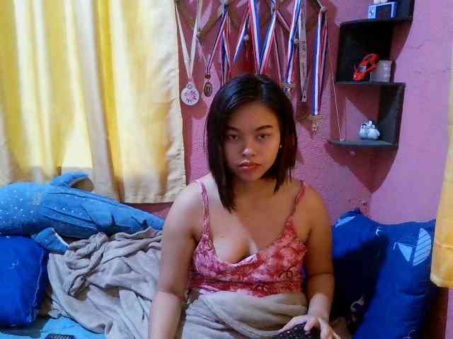 sweetiepiee Live Webcam on BongaCams