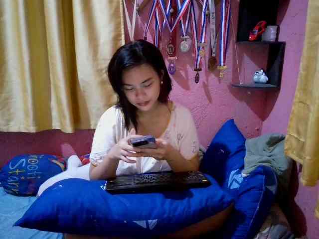 sweetiepiee Live Webcam on BongaCams