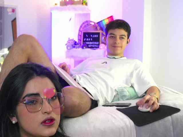 mary_and_andres webcam