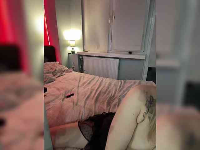 live sex web cam Millashaa