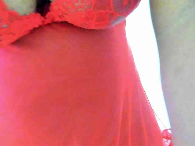 NaomiEmber webcam