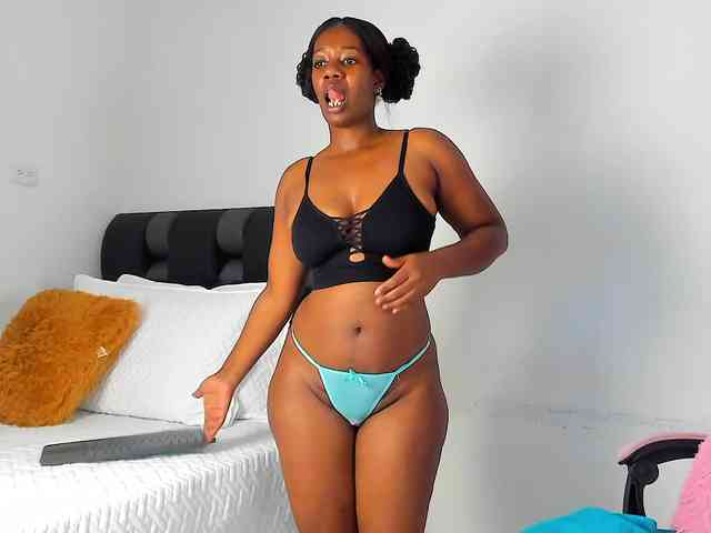 NaomiEmber webcam