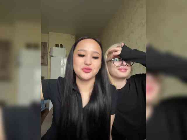 sex show EmyEva