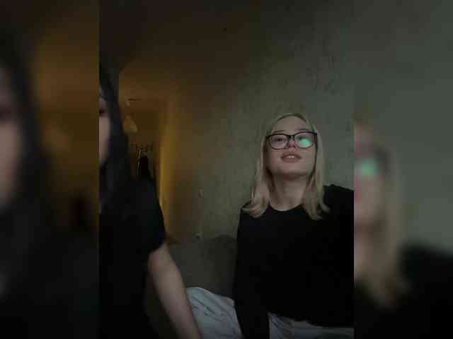sex show EmyEva