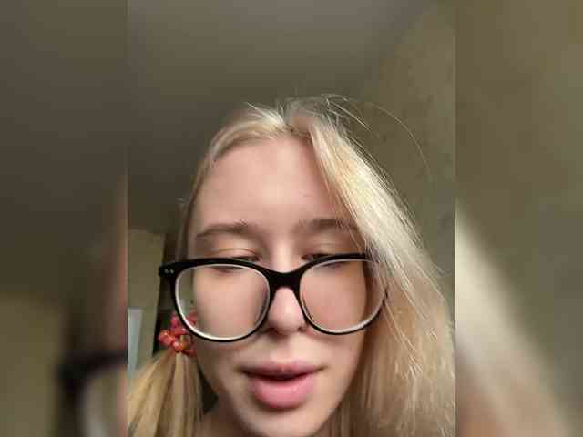 real webcam show EmyEva