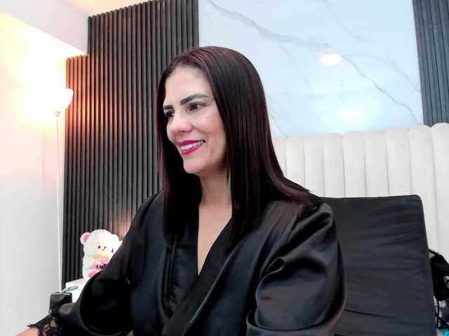 Samantha-Claus's BongaCams show and profile