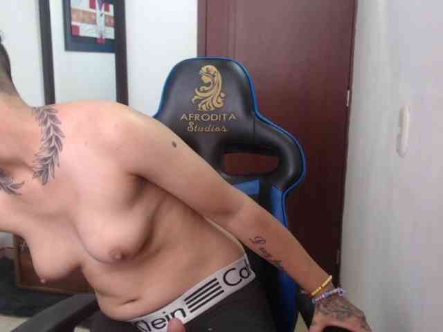 camilotomboy18 webcam