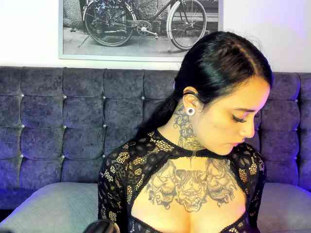 Megaan-Lee webcam