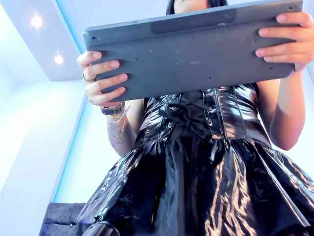Megaan-Lee webcam