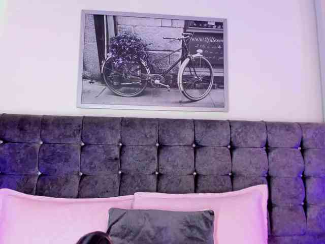 Megaan-Lee webcam