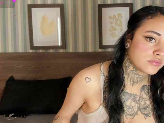 Megaan-Lee webcam