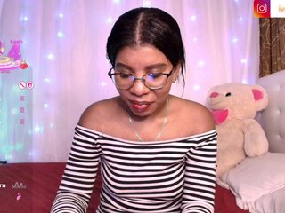 Yvonejoness Porn Show