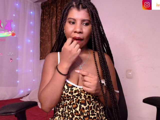 Ivonjoness's BongaCams show and profile