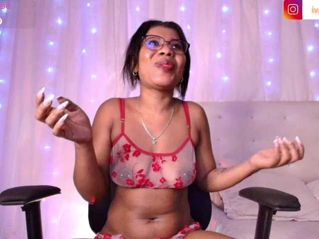 Ivonjoness's BongaCams show and profile