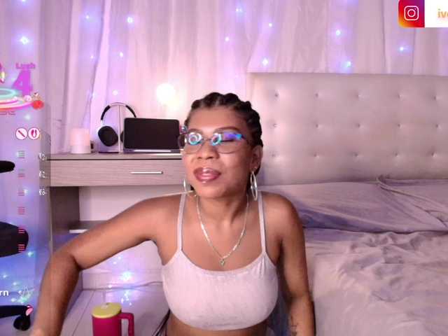 Ivonjoness's BongaCams show and profile